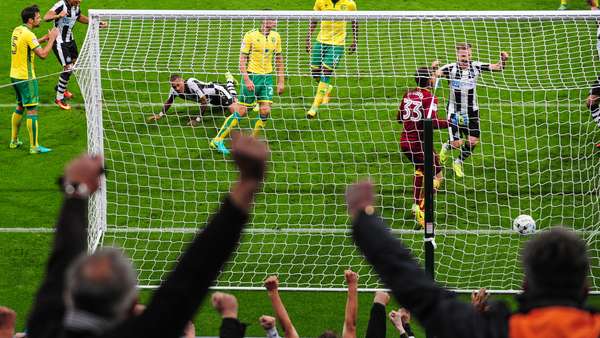 Fans celebrating v Norwich.jpg